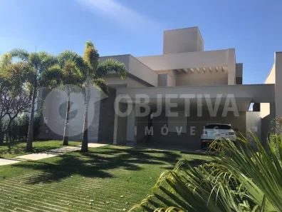 Casa de Condomínio com 4 Quartos à venda, 400m² no Jardim Karaíba, Uberlândia