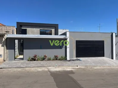 Casa com 3 Quartos para alugar, 170m² no Vila Massuchetto, Americana
