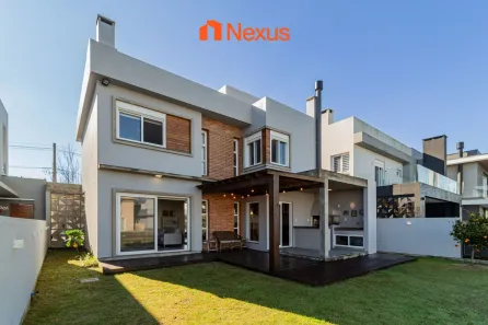 Casa de Condomínio com 3 Quartos à venda, 229m² no Laranjal, Pelotas