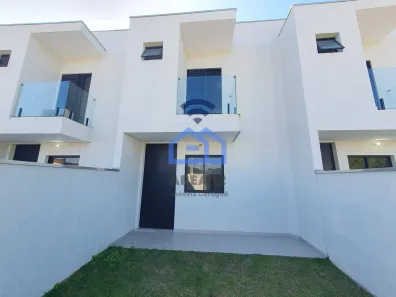 Sobrado com 2 Quartos para alugar, 75m² no Jardim Tarumãs, Caraguatatuba