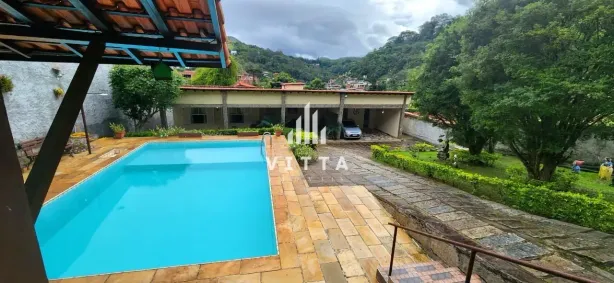 Casa com 3 Quartos à venda, 1300m² no Nogueira, Petrópolis