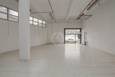 Prédio Comercial para venda ou aluguel, 2170m² no Partenon, Porto Alegre