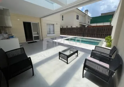 Casa de Condomínio com 3 Quartos à venda, 200m² no Jardim Leonor Mendes de Barros, São Paulo