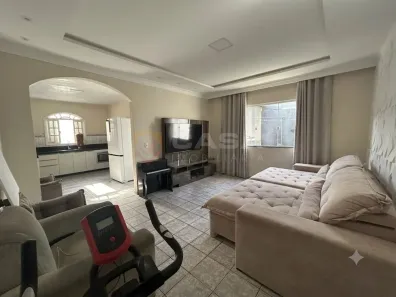 Casa com 2 Quartos à venda, 246m² no Serra Dourada III, Serra