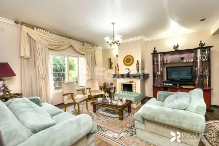 Casa com 3 Quartos à venda, 237m² no Jardim Itu, Porto Alegre