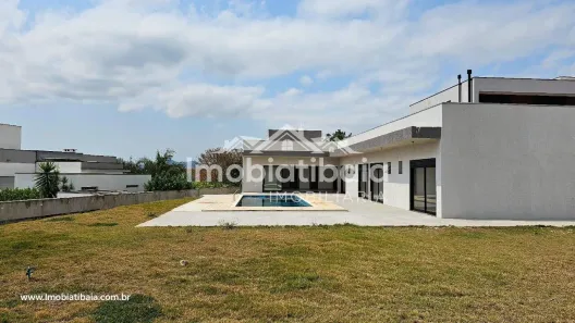 Casa de Condomínio com 4 Quartos à venda, 280m² no Centro, Piracaia