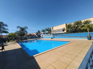 Casa de Condomínio com 3 Quartos para alugar, 120m² no Aclimação, Uberlândia