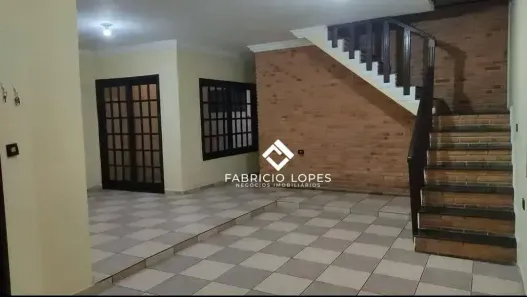 Casa com 3 Quartos para alugar, 242m² no Jardim das Oliveiras, Jacareí