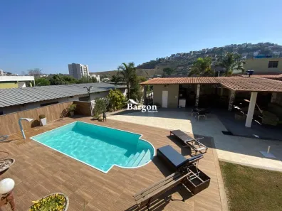 Casa com 3 Quartos à venda, 188m² no Santos Dumont, Juiz de Fora