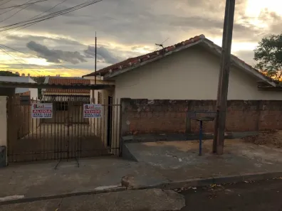 Casa com 3 Quartos à venda, 146m² no Jardim Iguaçu, Presidente Prudente
