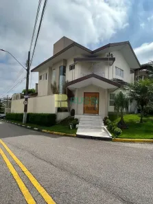 Sobrado com 3 Quartos à venda, 240m² no Loteamento Villa Branca, Jacareí