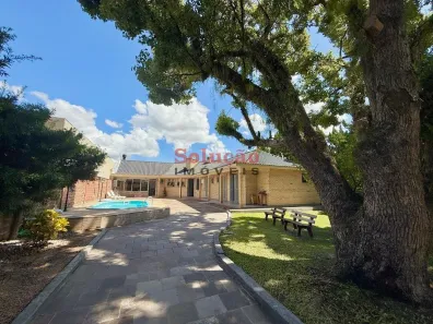 Casa com 4 Quartos à venda, 235m² no Niterói, Canoas