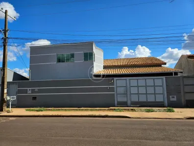 Sobrado com 4 Quartos à venda, 265m² no Residencial Oliveira, Campo Grande