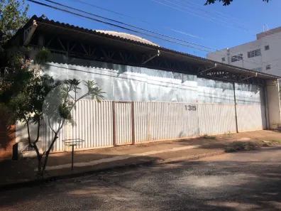 Galpão/Depósito/Armazém para alugar, 1100m² no Chácaras Tubalina e Quartel, Uberlândia