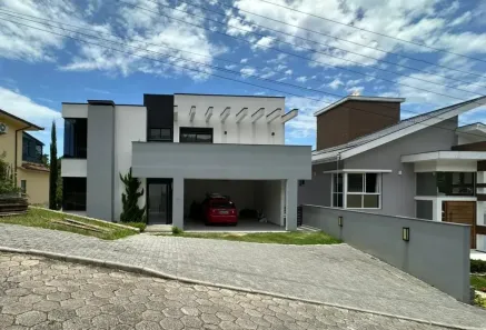 Casa de Condomínio com 5 Quartos para alugar, 260m² no Carvoeira, Florianópolis