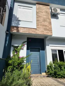 Sobrado com 4 Quartos à venda, 137m² no Três Figueiras, Porto Alegre