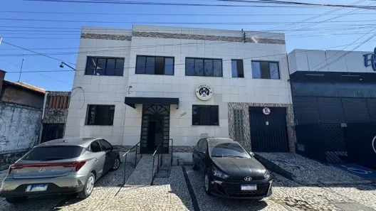 Casa com 3 Quartos para alugar, 583m² no Benfica, Fortaleza