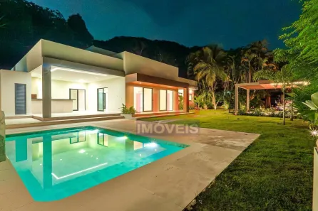 Casa de Condomínio com 4 Quartos à venda, 290m² no Itaipu, Niterói