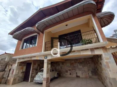 Casa com 3 Quartos à venda, 130m² no Centro, Vinhedo