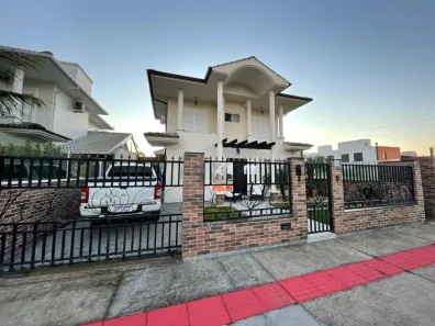 Casa com 4 Quartos à venda, 165m² no Campeche, Florianópolis