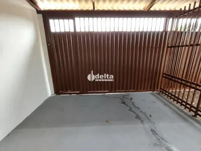 Casa com 3 Quartos à venda, 179m² no Presidente Roosevelt, Uberlândia