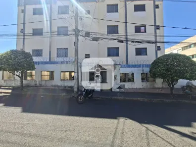 Apartamento com 3 Quartos para alugar, 136m² no Santa Mônica, Uberlândia