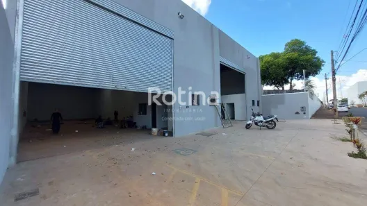 Galpão/Depósito/Armazém para alugar, 350m² no Marta Helena, Uberlândia