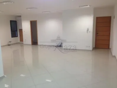 Sala Comercial à venda, 83m² no Centro, São José dos Campos