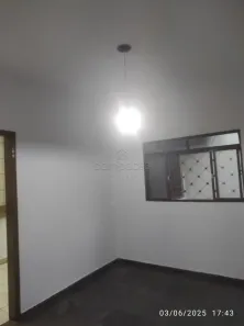 Casa com 2 Quartos para alugar, 80m² no Jardim Caparroz, São José do Rio Preto