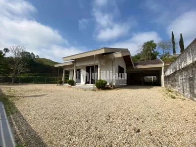 Casa com 3 Quartos para alugar, 147m² no Dom Joaquim, Brusque