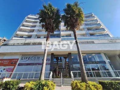 Apartamento com 2 Quartos para alugar, 81m² no Estreito, Florianópolis