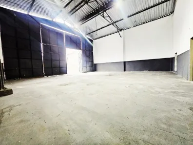 Galpão/Depósito/Armazém para alugar, 200m² no Campinas de Pirajá, Salvador