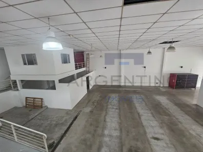 Galpão/Depósito/Armazém para alugar, 1000m² no Vila Lavínia, Mogi das Cruzes