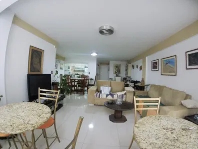 Apartamento com 3 Quartos para alugar, 150m² no Centro, Balneário Camboriú