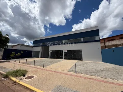 Prédio Comercial para alugar, 434m² no Messiânico, Londrina
