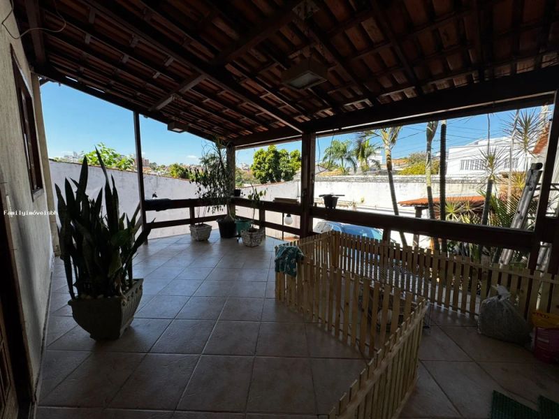 Casa com 5 quartos — Santa Amélia, Belo Horizonte
