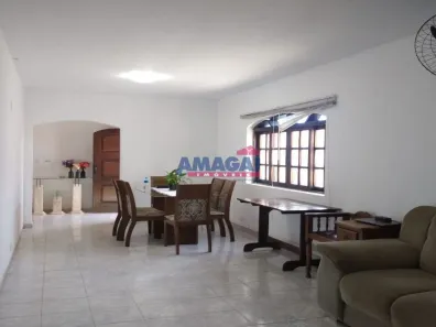 Casa com 2 Quartos à venda, 225m² no Jardim Santa Maria, Jacareí