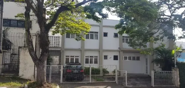 Prédio Comercial com 6 Quartos para alugar, 400m² no Itaquera, São Paulo