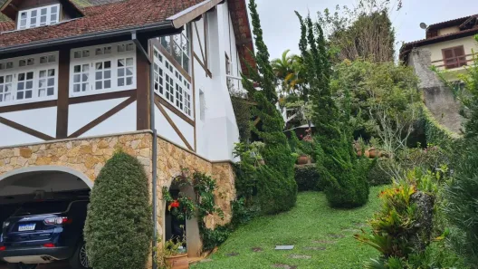 Casa com 3 Quartos à venda, 300m² no Retiro, Petrópolis