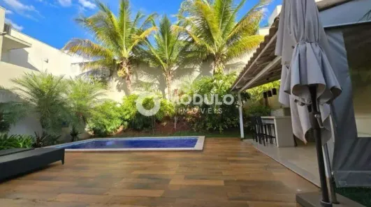 Casa de Condomínio com 3 Quartos para alugar, 12m² no Gávea, Uberlândia
