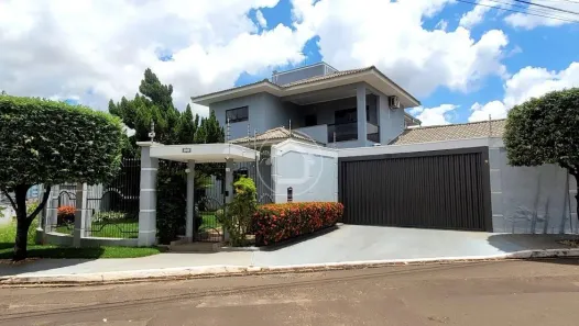 Sobrado com 4 Quartos à venda, 370m² no Chácara Cachoeira, Campo Grande