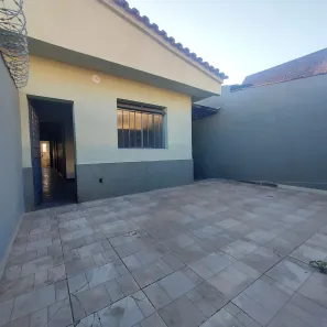 Casa com 2 Quartos para alugar, 80m² no Novo Progresso, Contagem