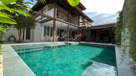 Sobrado com 6 Quartos à venda, 200m² no Camburi, São Sebastião