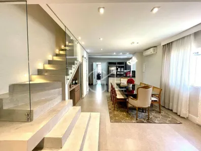 Sobrado com 3 Quartos à venda, 300m² no Marapé, Santos