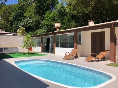 Casa com 4 Quartos para alugar, 250m² no Canasvieiras, Florianópolis