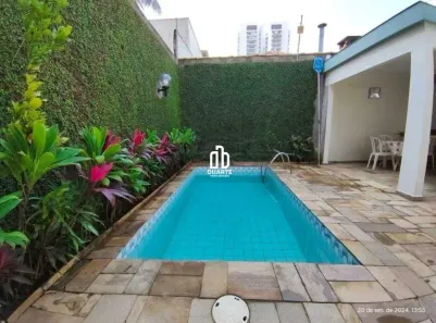 Casa com 3 Quartos à venda, 225m² no Embaré, Santos