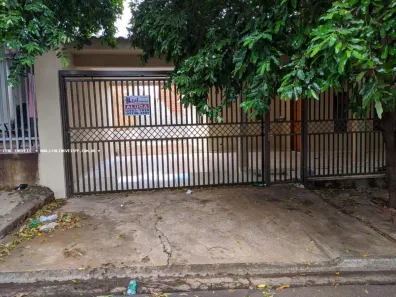 Casa com 2 Quartos para alugar, 120m² no Centro, Presidente Prudente
