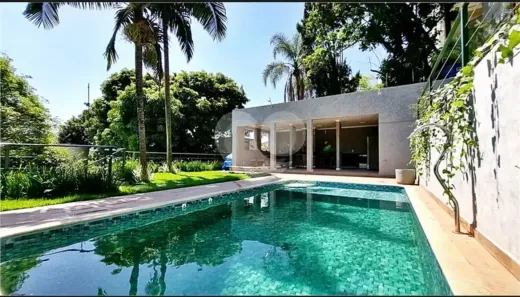 Casa com 3 Quartos para venda ou aluguel, 430m² no Vila Albertina, São Paulo