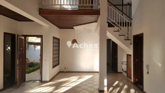 Casa com 3 Quartos para alugar, 240m² no Cidade Universitária, Campinas