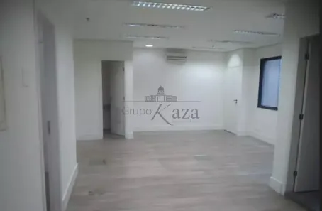 Sala Comercial para alugar, 37m² no Vila Olímpia, São Paulo